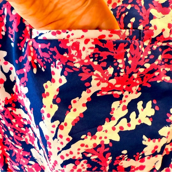 Lilly Pulitzer Pink and Navy Beyond The Sea Hazelelle Shorts 🪸 Geo - Picture 4 of 8